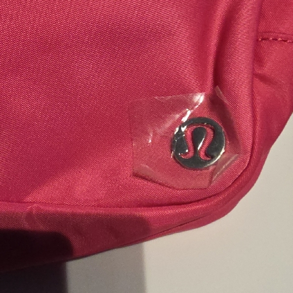Lululemon Everywhere Belt Bag Large NWT - Picture 6 of 12